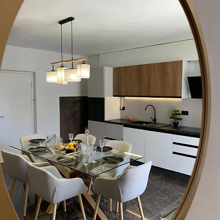 Ivo Apartament *