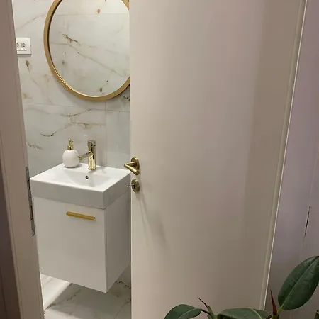 Ivo Apartament *